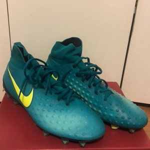 Nike Magista